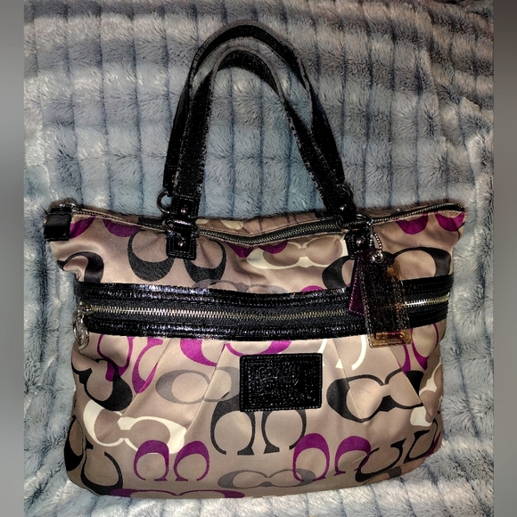 Coach Poppy Signature Shoulder Bag - Picture 1 of 15
